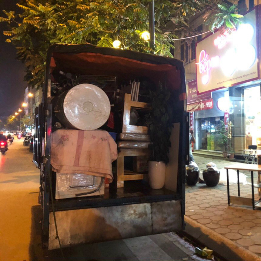 Chuyển nh&agrave; tại phố Dịch Vọng
