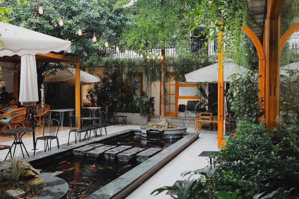 Top 5 Quán Cafe Yên Tĩnh Lý Tưởng Để Làm Việc Gần Quận Hoàng Mai